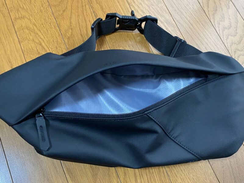 SAFASS ボディバッグLサイズを使ってみたレビュー｜通常サイズとの比較 